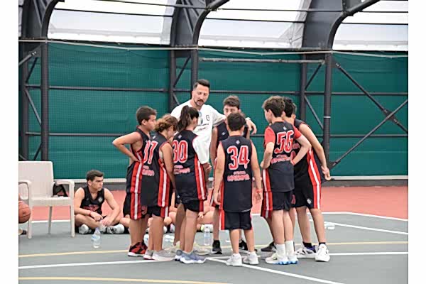 Kapalı Spor Salonu